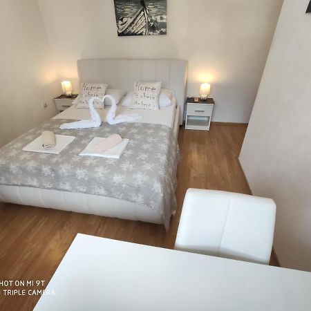 Apartment Burich Makarska Bagian luar foto