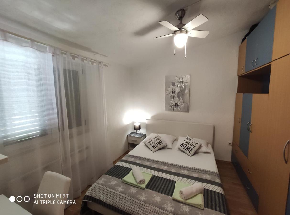 Apartment Burich Makarska Bagian luar foto