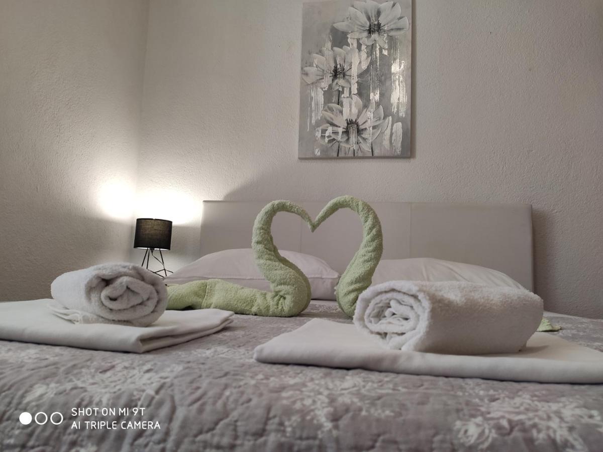 Apartment Burich Makarska Bagian luar foto