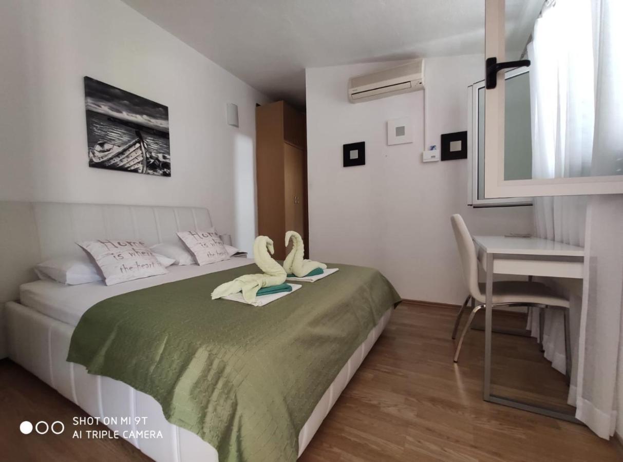 Apartment Burich Makarska Bagian luar foto