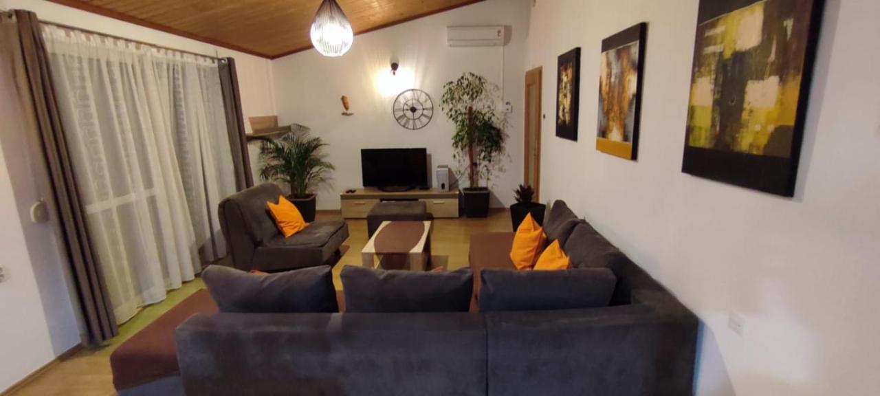 Apartment Burich Makarska Bagian luar foto
