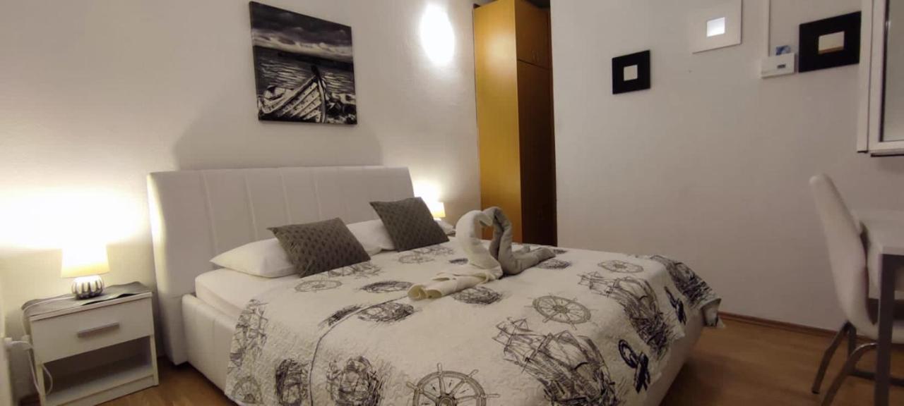 Apartment Burich Makarska Bagian luar foto