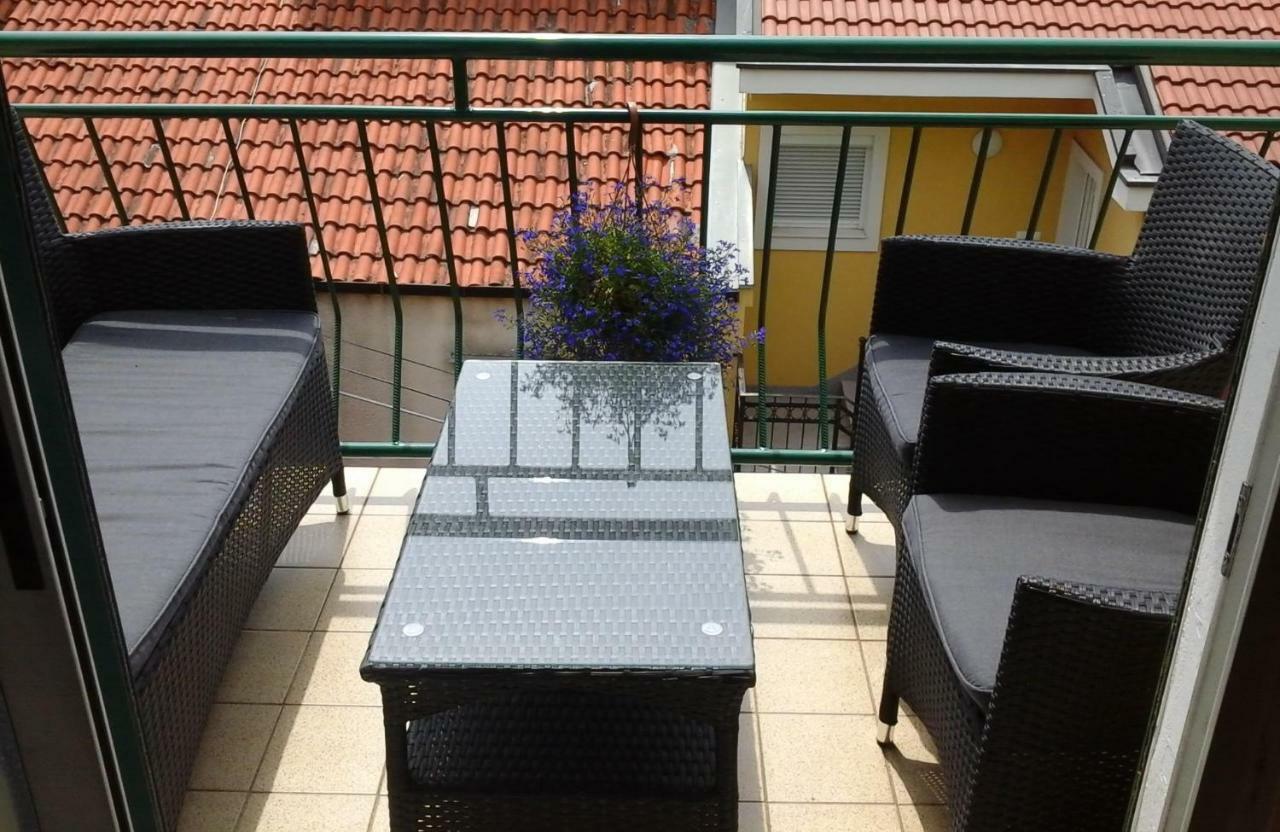 Apartment Burich Makarska Bagian luar foto